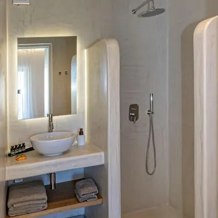 Erato In Triantaros Tinos Villa