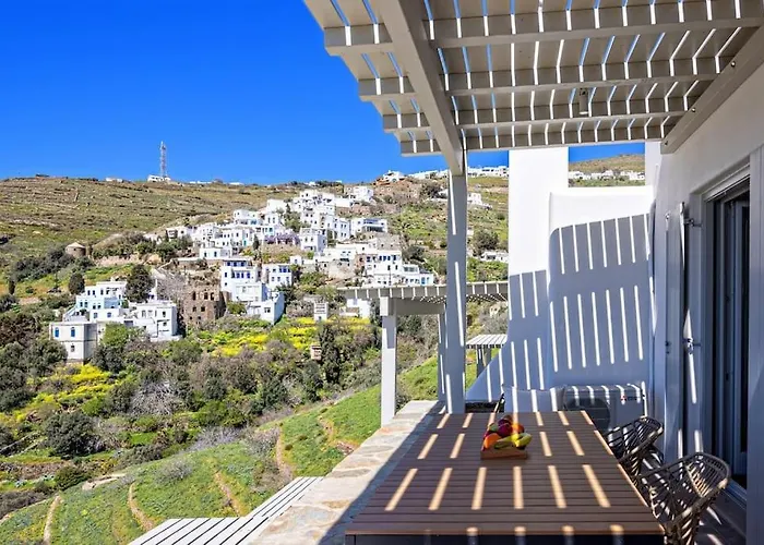 Erato In Triantaros Tinos Vila *