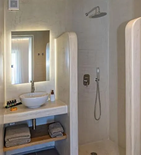 Erato In Triantaros Tinos Vila